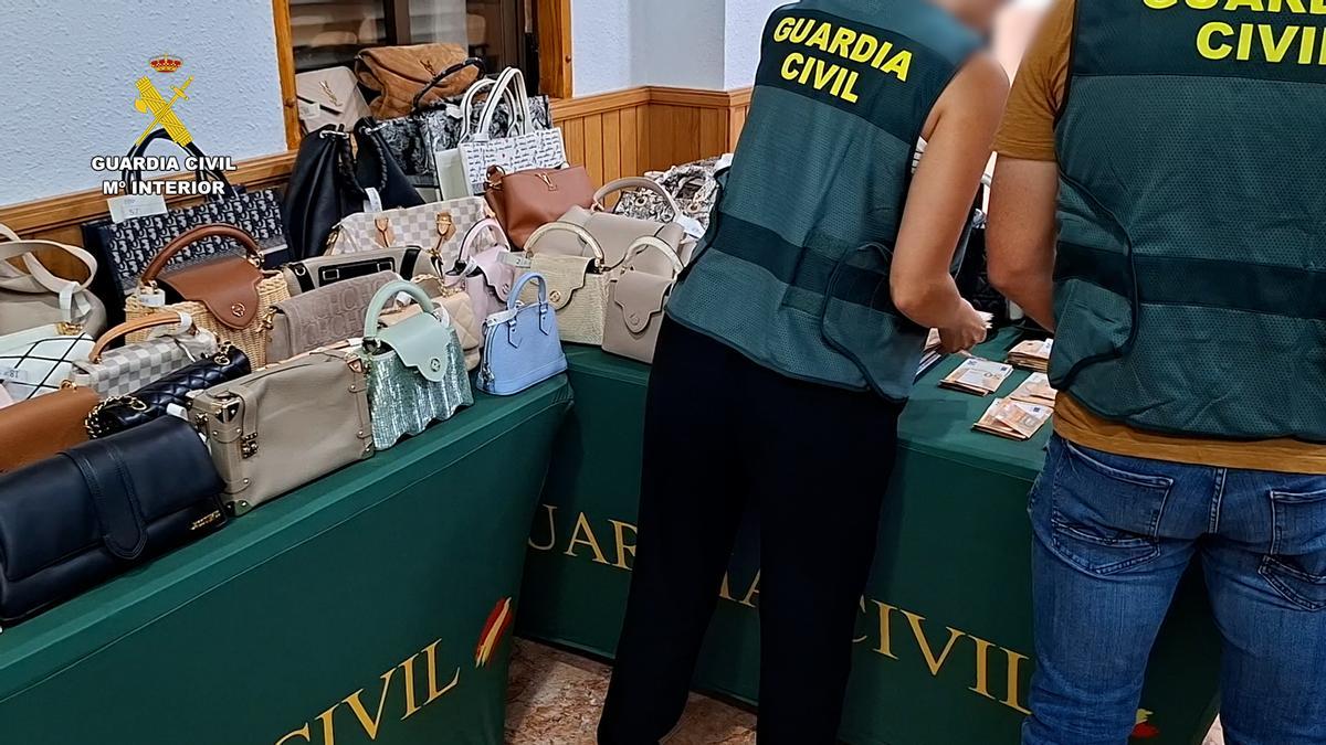 La principal investigada gastaba el dinero estafado en productos de lujo