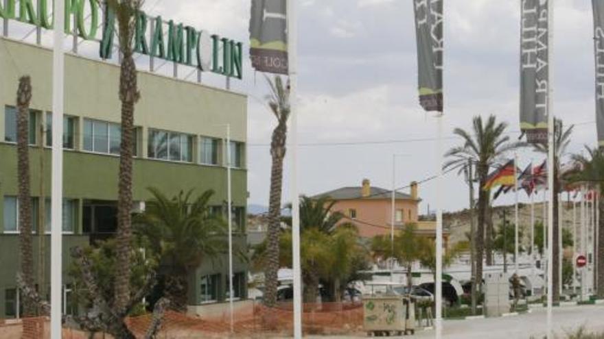 La juez envía a prisión a los avalistas de Trampolín Hills - La Opinión de  Murcia