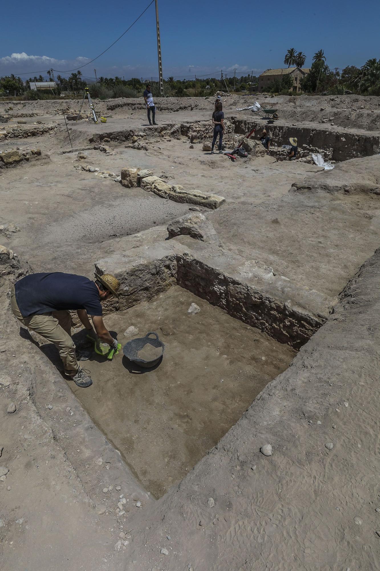 Primeras casas íberas halladas en las excavaciones en el yacimiento de La Alcudia en Elche