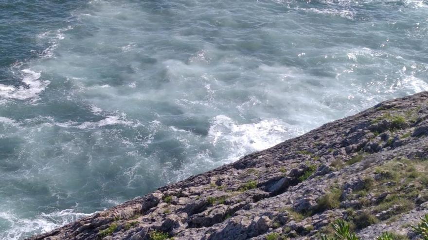 Ecologistas alertan de un vertido del colector de la depuradora de Llanes