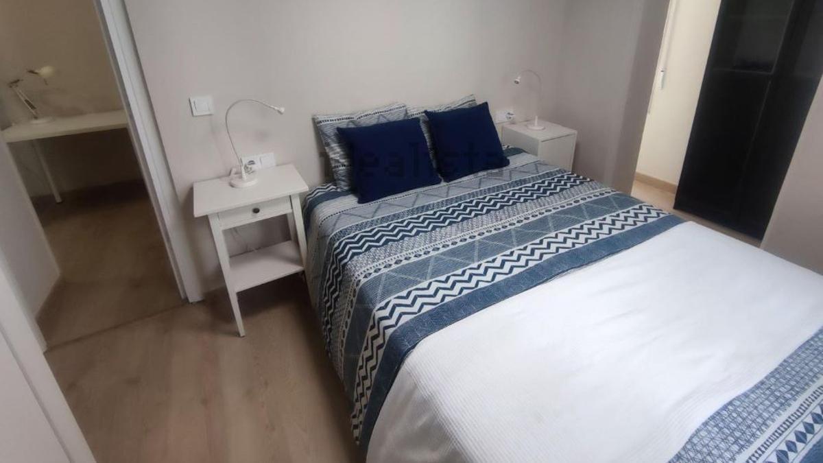 Chambre de l'appartement en question, annoncée sur Idealista.