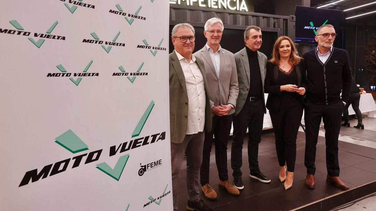 Constantino Suárez, Marcos Niño, Javier Guillén, Cristina Mendo y Kiko García, ayer en el acto.