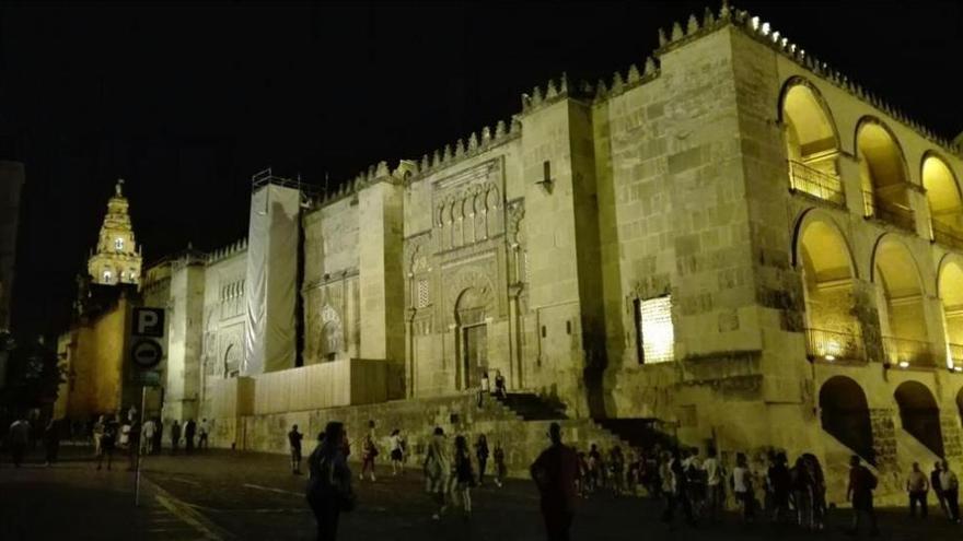 La Plataforma Mezquita Catedral reclama un espectáculo nocturno riguroso con la historia e identidad del monumento