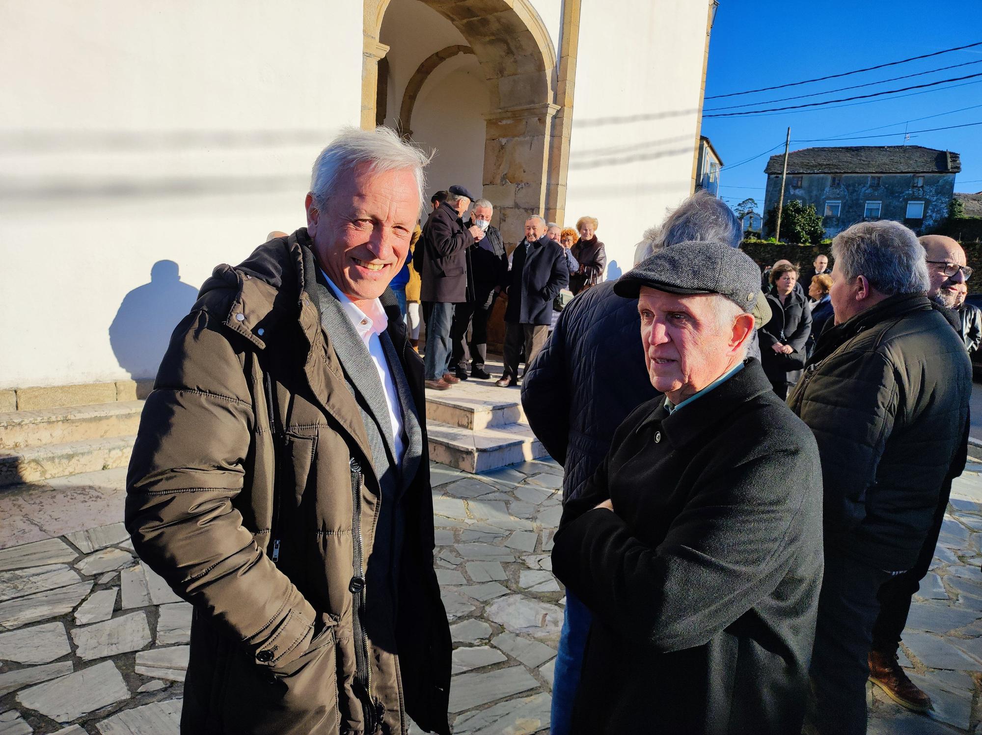 La iglesia de Santa Marina, llena para despedir a Manuel Bedia