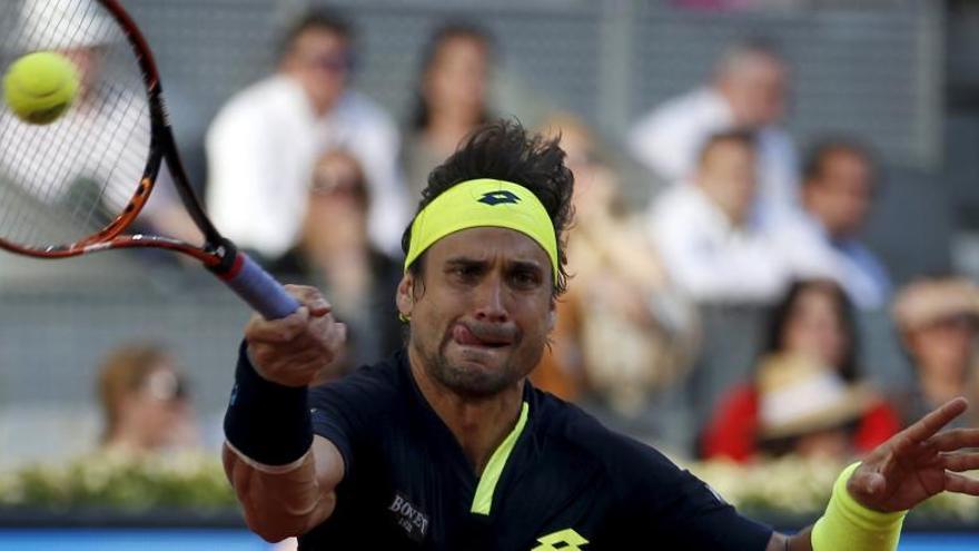 Ferrer devuelve un golpe de Verdasco.