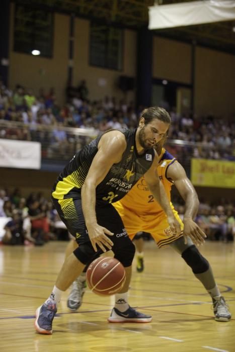 03/09/2016.Partido de baloncesto amistoso entre el Iberostar Tenerife y el Herbalife Gran Canaria..Pabellón Tenerife Top Training