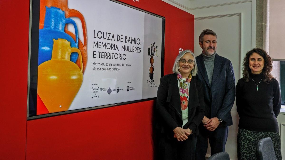 Na esquerda, Concha Losada, ex presidenta do Padroado do Museo do Pobo Galego.