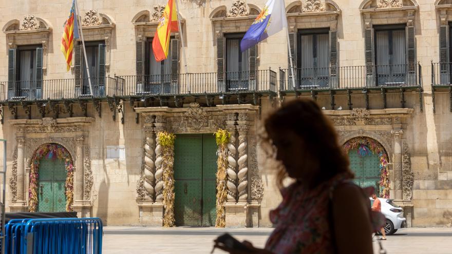 Sin solución para el retraso y las deficiencias de las cuentas municipales en Alicante