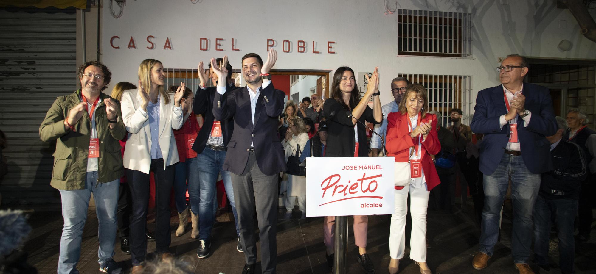 La celebración de la victoria del PSPV-PSOE de Gandia en la Casa del Poble