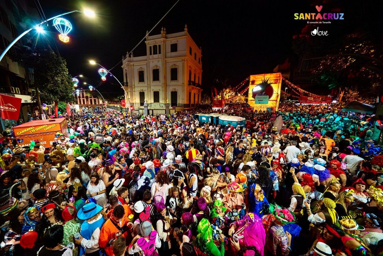 Sábado de Piñata: el Carnaval se cita con la historia en las calles de Santa Cruz
