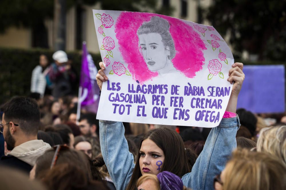 Manifestación del Día de la Mujer en las calles de València