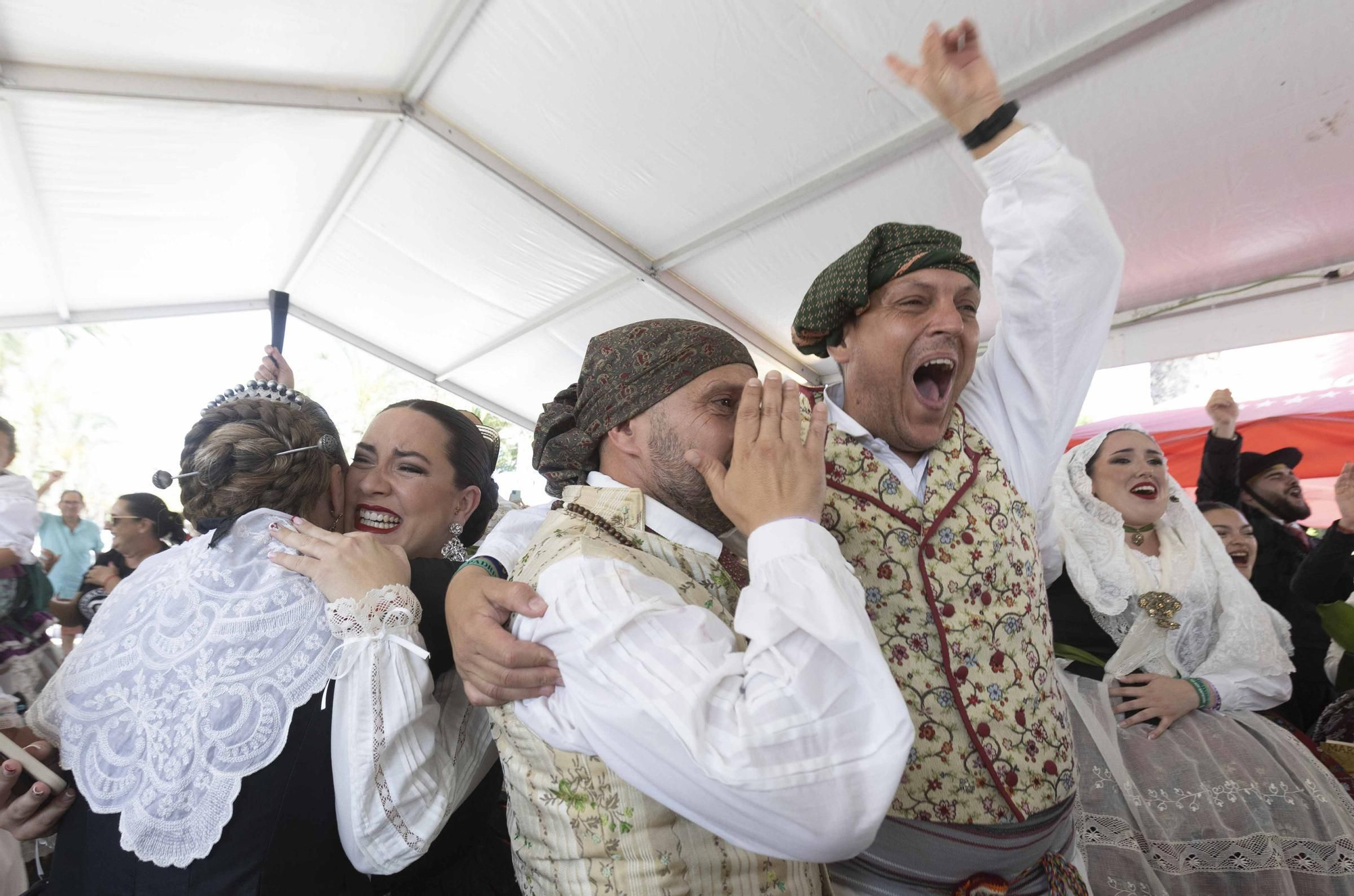 Baver - Els Antigons gana por primera vez el premio a la mejor hoguera de Alicante