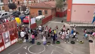 Así fue la vuelta al cole tras el fin de la huelga en Asturias: "Fueron muchos días de incertidumbre, pero apoyamos a los profesores"