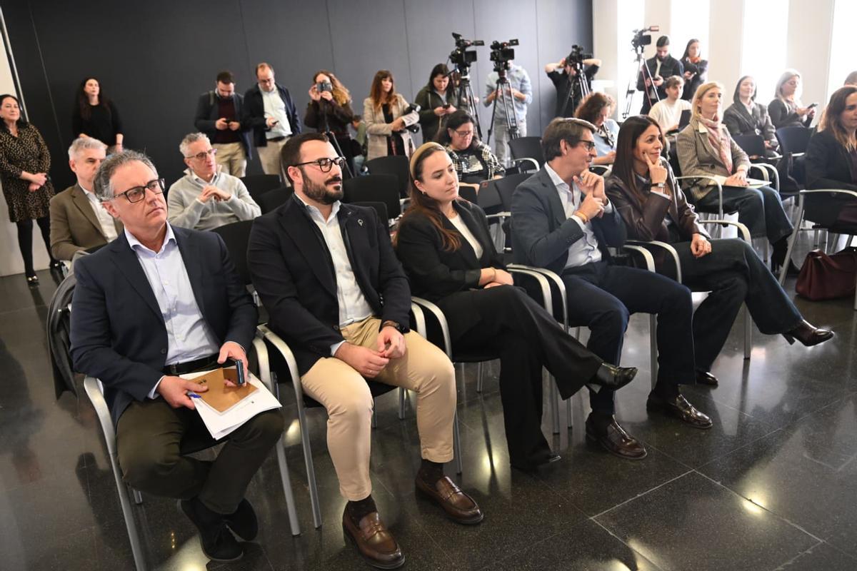 Ryanair presenta en Elche su nueva programación de vuelos