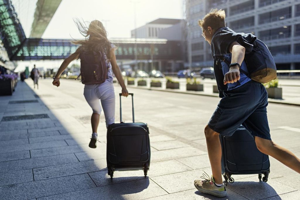 ¿Llegas tarde al aeropuerto? Es momento de echarse una carrerita.
