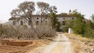 La ermita barroca de Algemesí y las otras seis construcciones históricas en peligro de desaparecer