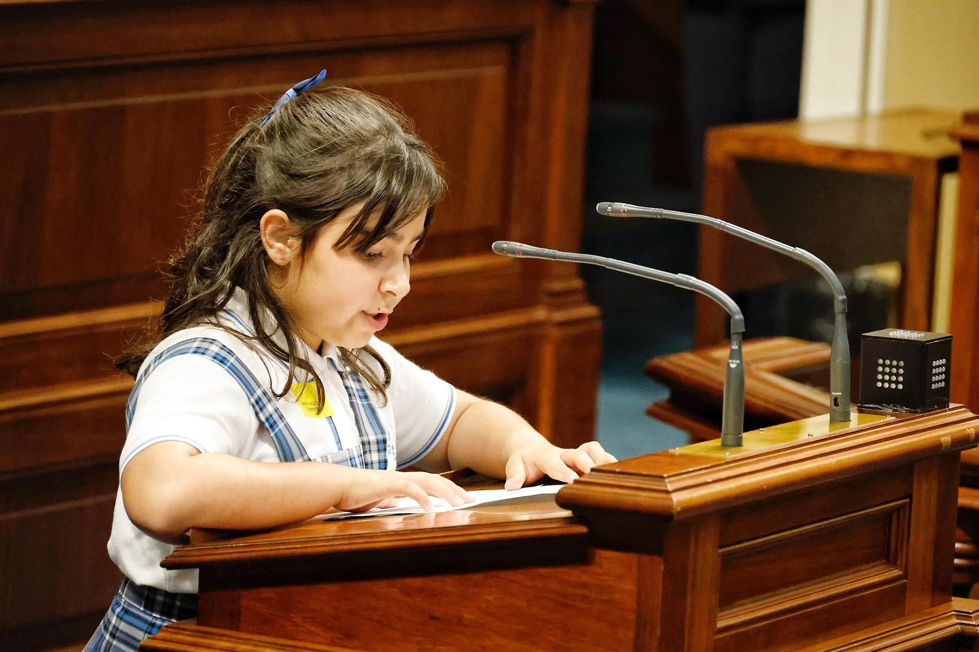 Escolares en el Parlamento de Canarias