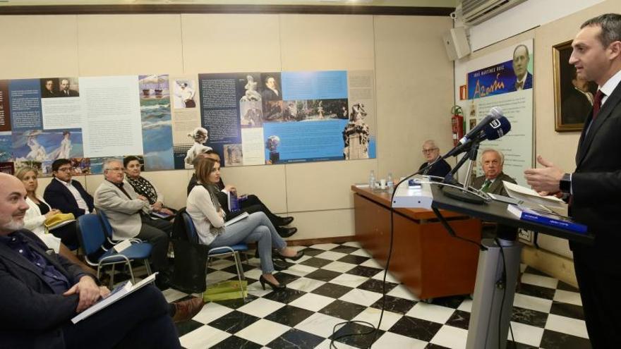 El acto de presentación del libro escrito por el político monovero Rafael Maluenda en la Casa Museo de Azorín