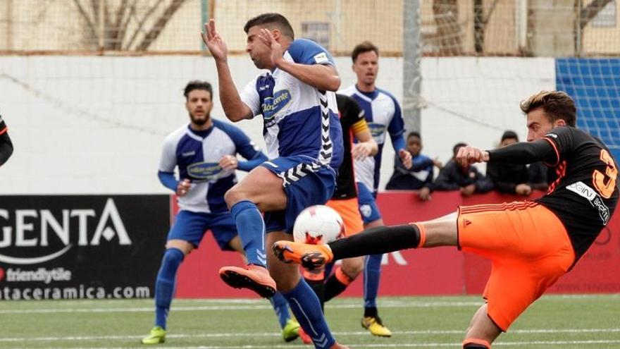 El Ebro «ahoga» la racha de 14 partidos invicto del Mestalla