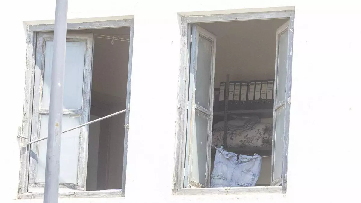 Los okupas llegan a las harineras de Benalúa Sur de Alicante ante el abandono municipal