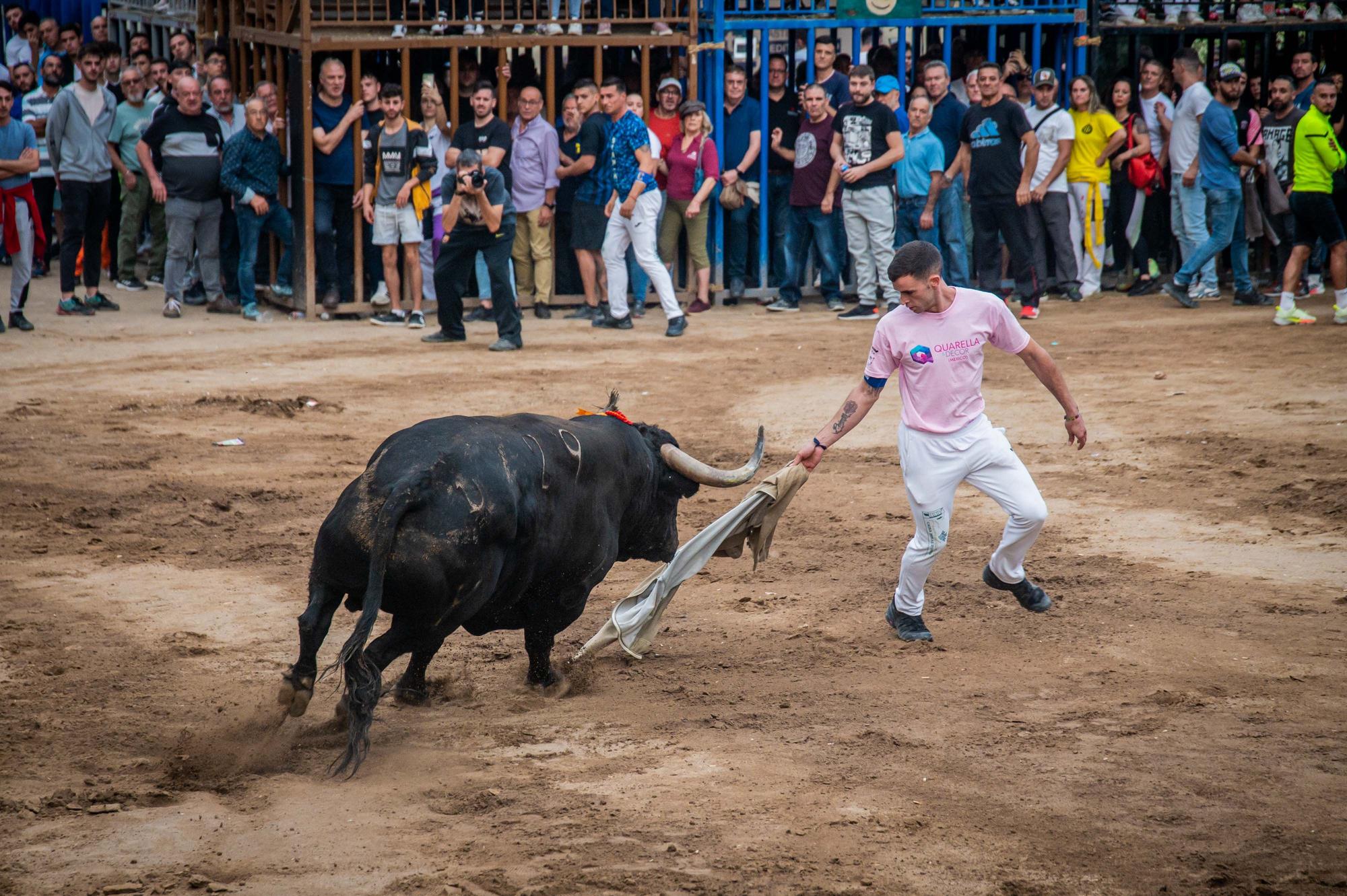 La tarde taurina del viernes de la Fira d'Onda, en imágenes