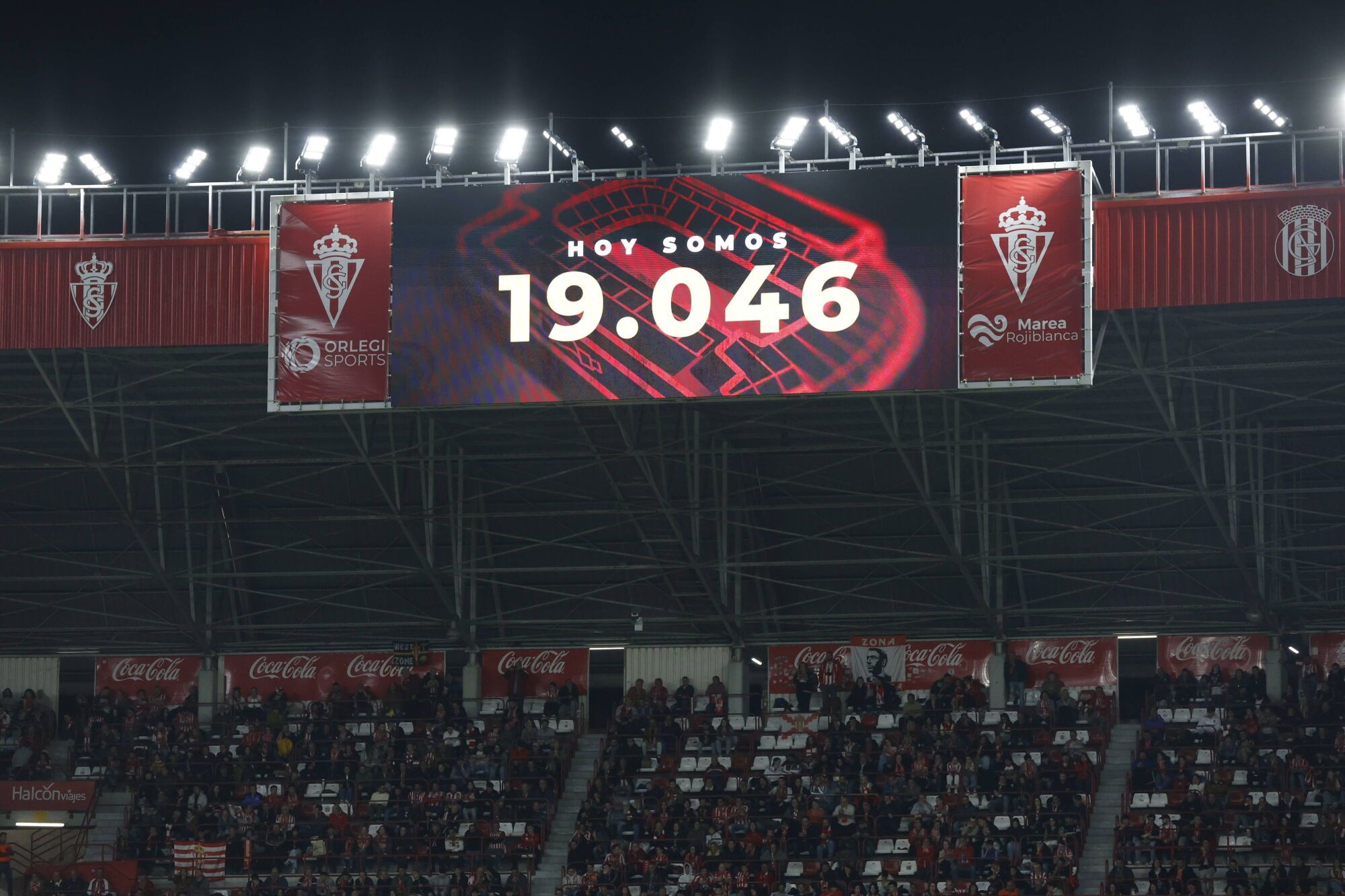 EN IMÁGENES: El Sporting - Tenerife disputado en El Molinón