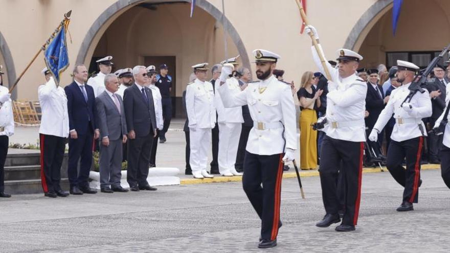 Desfile de Infantería de Marina por su aniversario en el Arsenal de Las Palmas de Gran Canaria.