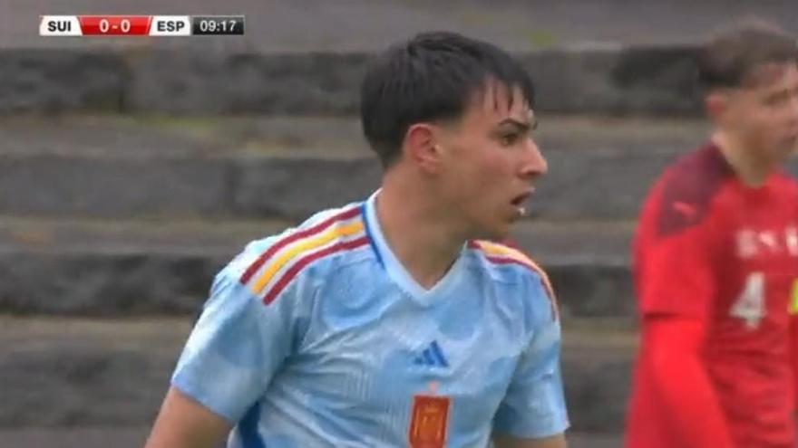 El jugador del Sporting Lozano, debut como titular con España sub-18 y... ¡Caño de escándalo!