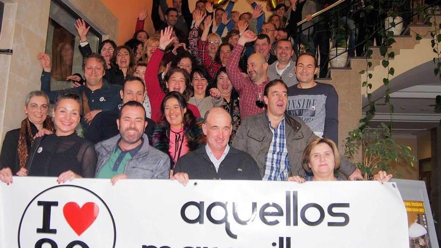 Los alumnos de la clase del 84 del Instituto mixto de Noreña se reúnen