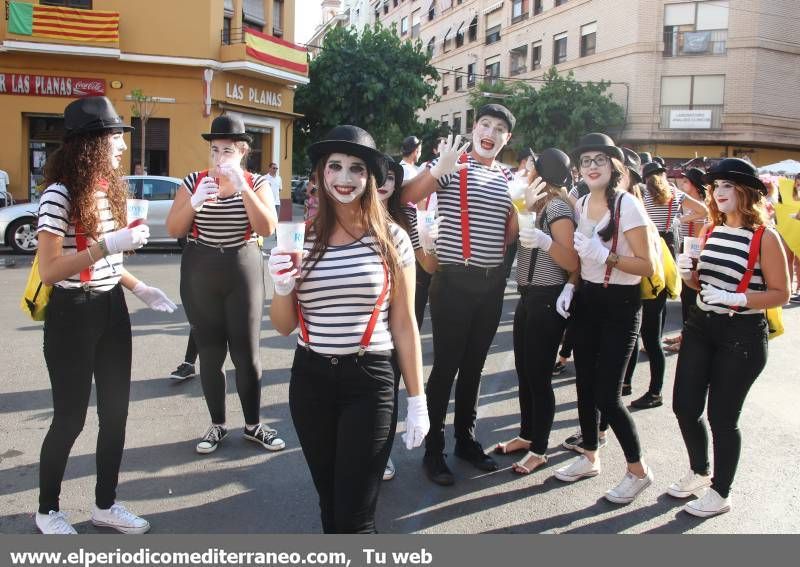 Desfile de peñas y toro