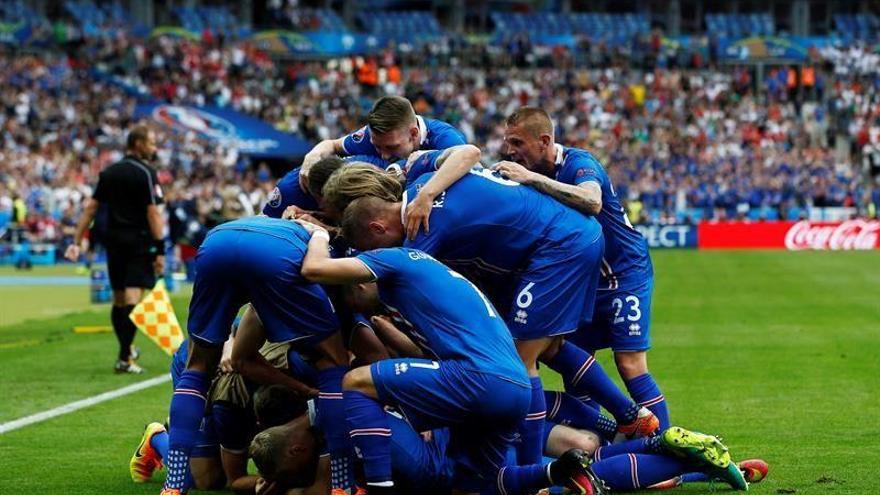 Islandia escribe su página más bella (2-1) y jugará contra Inglaterra en octavos