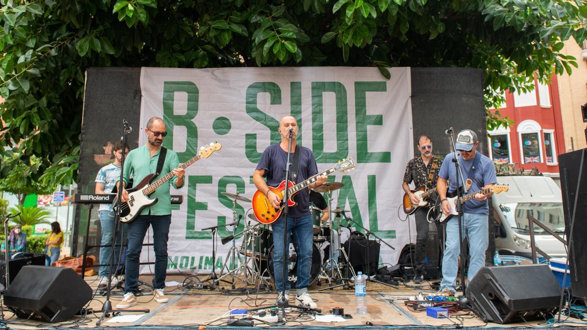 El grupo S. A. M. tocando en el B-Side Festival de 2023