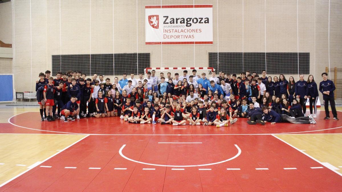 Foto de familia del Contazara el día que se clasificó para la fase de ascenso