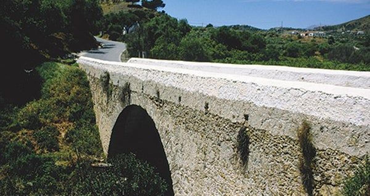 Puente Romano de Monda.