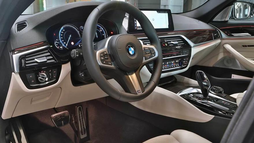 Interior de un BMW Serie 5 .