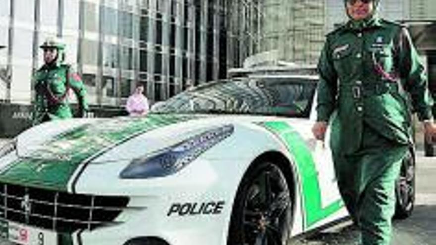 Una patrulla de policía de Dubái..