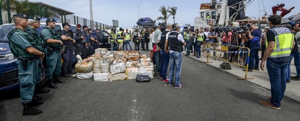 Llega el barco de la droga de Charlín