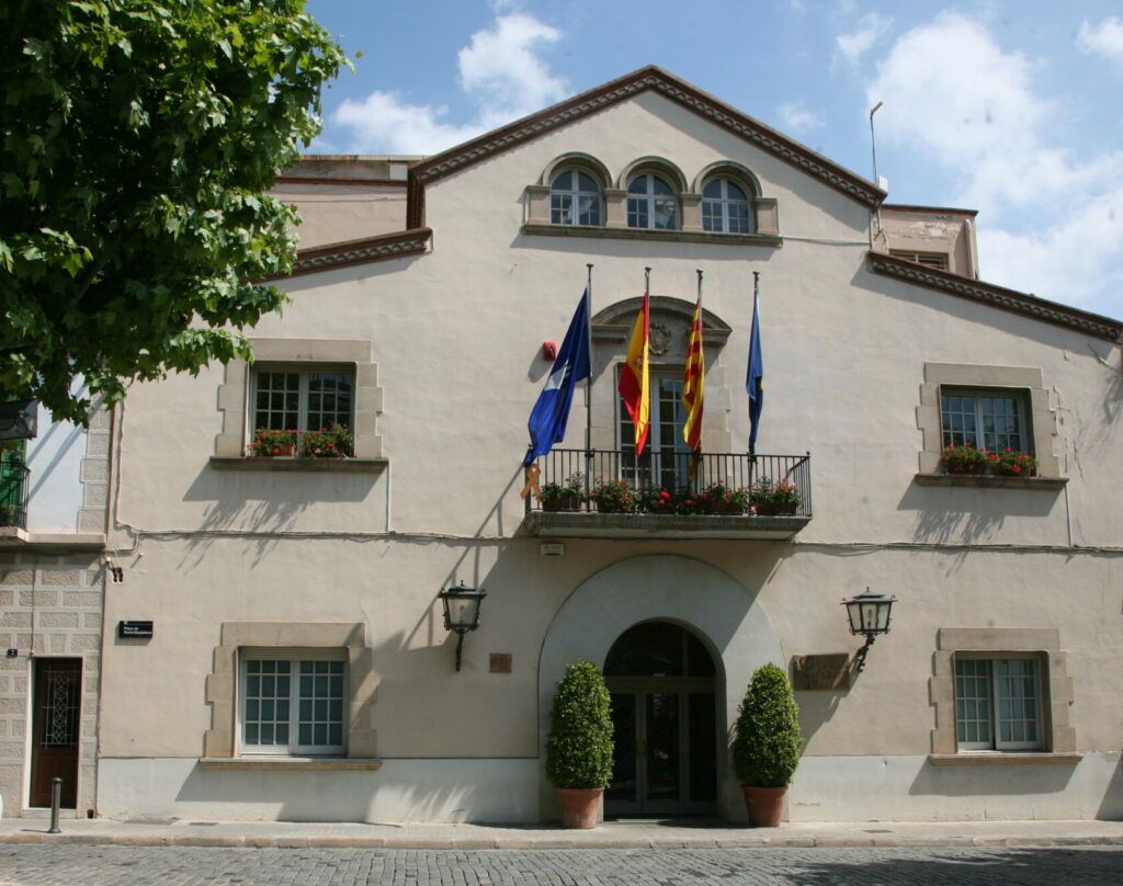 AYUNTAMIENTO ESPLUGUES