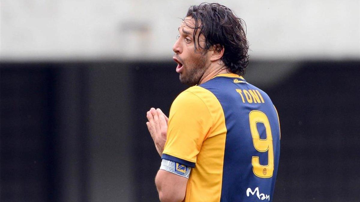 Luca Toni se suma a la campaña para que Guardiola vuelva a Italia