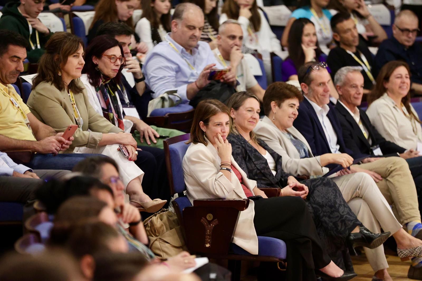 EN IMÁGENES: La ministra de Educación inaugura el Congreso Nacional de Radio Escolar en Oviedo