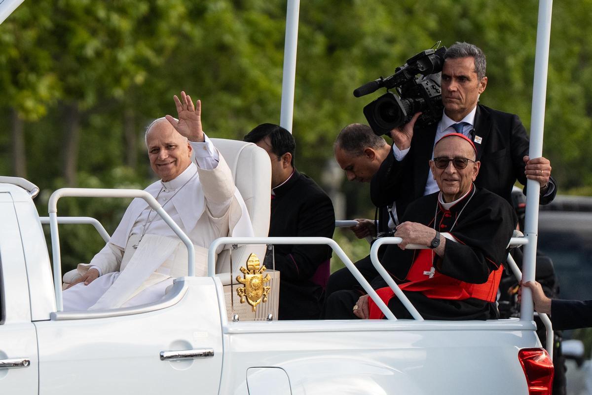El Papa llegando a la vigilia celebrada en el Estadi Olímpic.