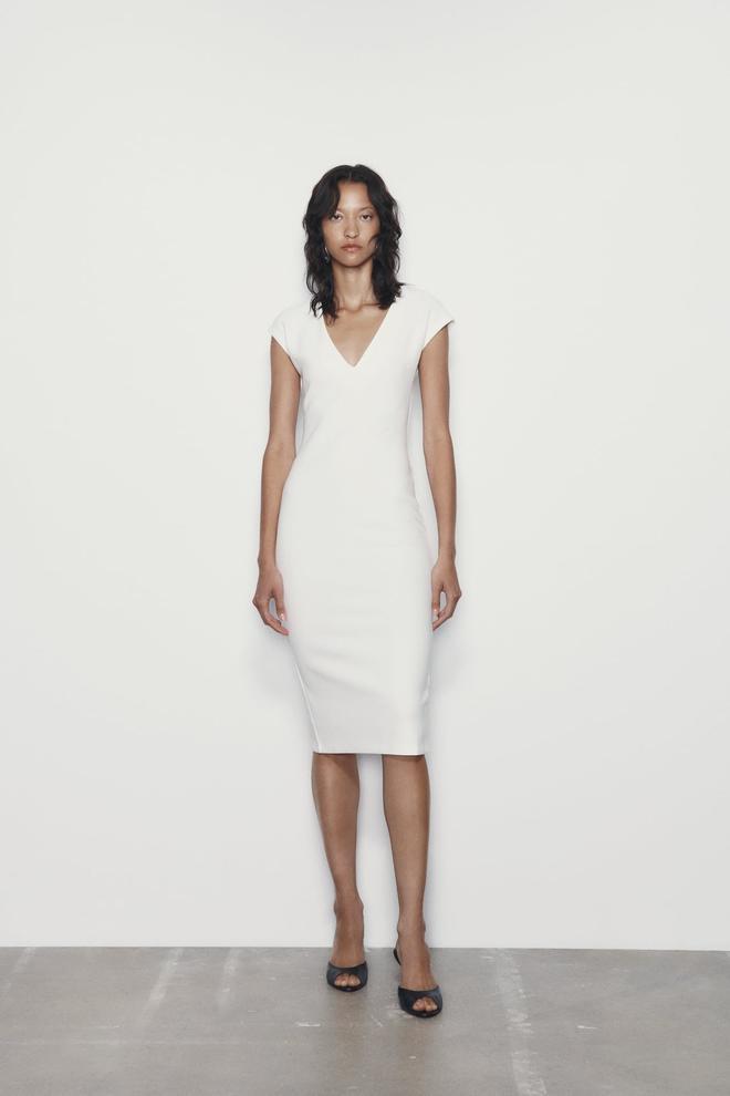 Vestido blanco ajustado de manga corta de Zara