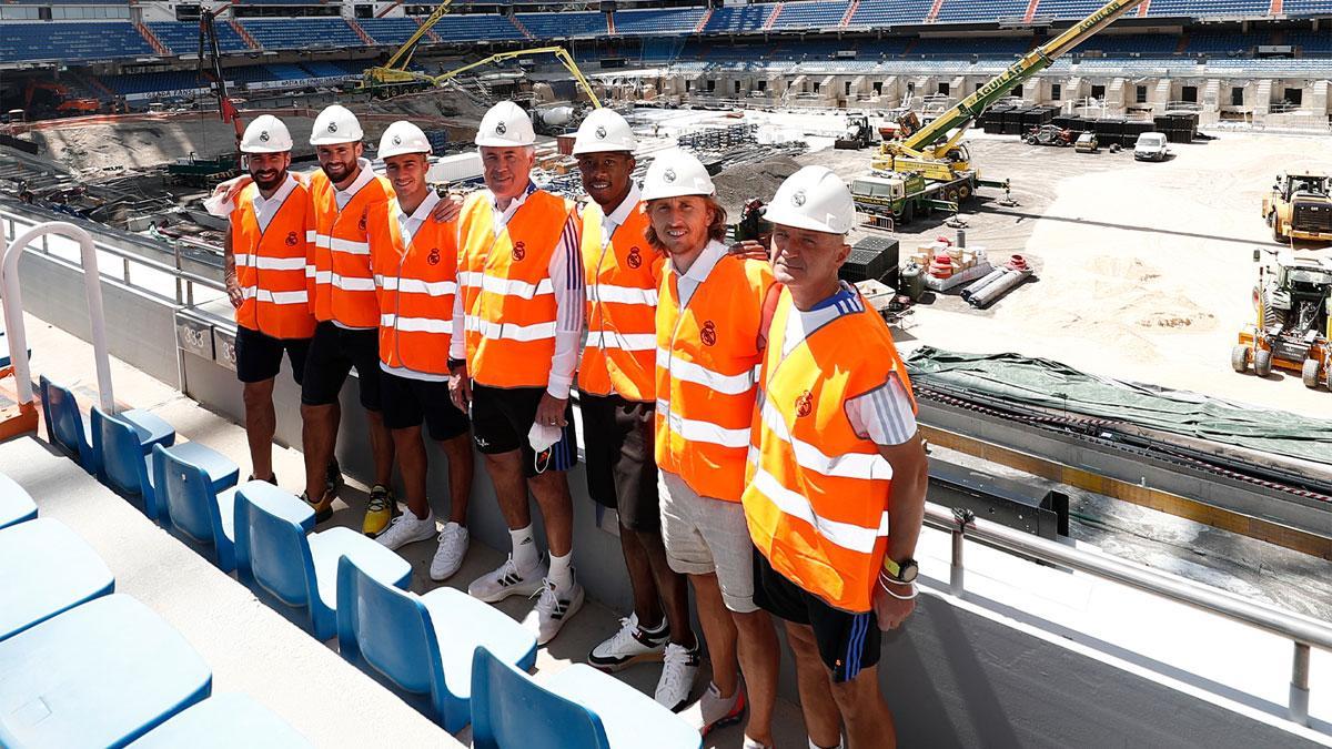 Así ha sido la visita de los jugadores del Real Madrid a las obras del Bernabéu