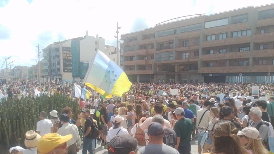 La manifestación 20A &#039;Canarias tiene un límite&#039; recorre las calles de Las Palmas de Gran Canaria