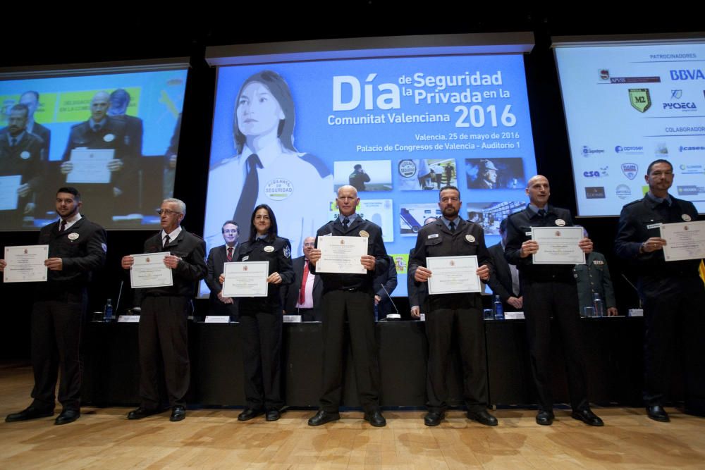 Entrega de condecoraciones en el Palacio de Congresos