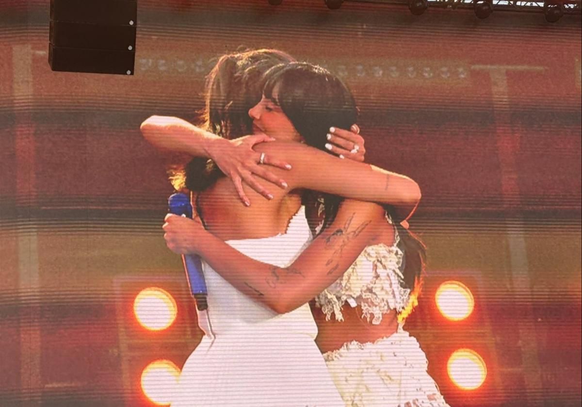Aitana y Ana Guerra en el show de Barcelona