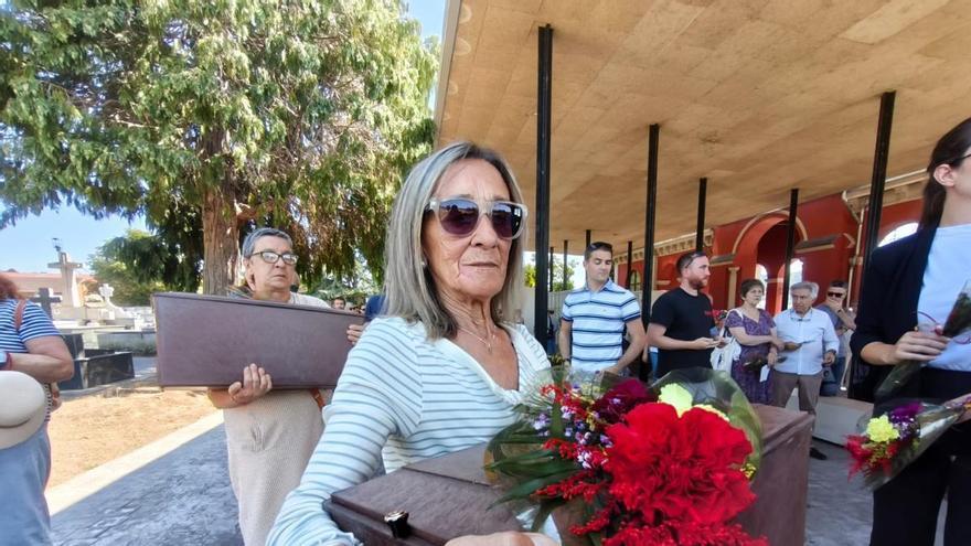 Grado da digna sepultura a 60 víctimas del franquismo exhumadas de la fosa de El Rellàn en el cementerio municipal: "Estos actos son vitaminas democráticas para este país"
