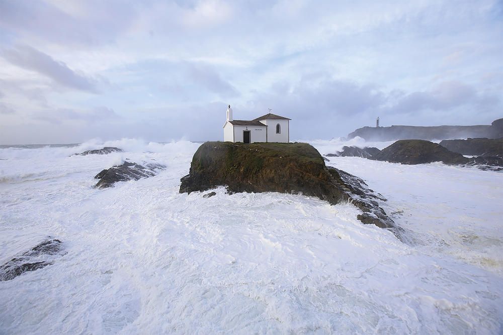 Un paseo por los faros gallegos de Ricardo Grobas