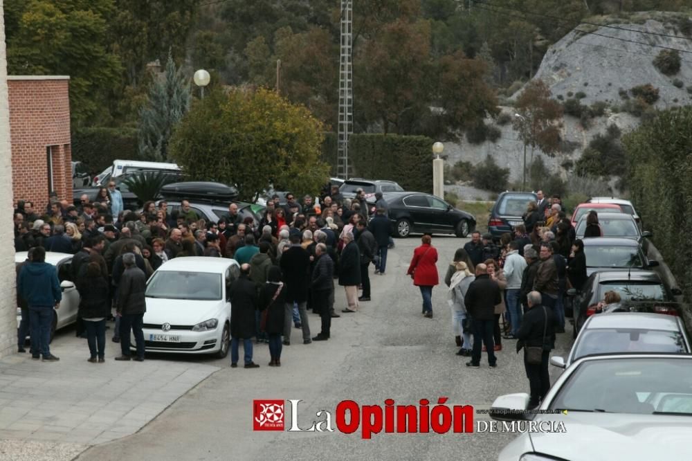 Familiares y amigos dan el último adiós a José Antonio Pujante en el tanatorio Lázaro de Lorca