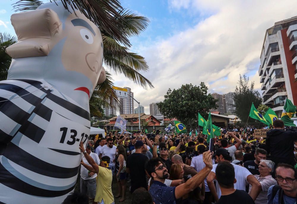 Los seguidores de Bolsonaro celebran su victoria